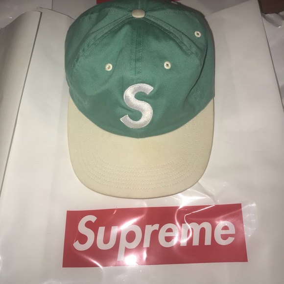 Supreme hats - Picture 1 of 8